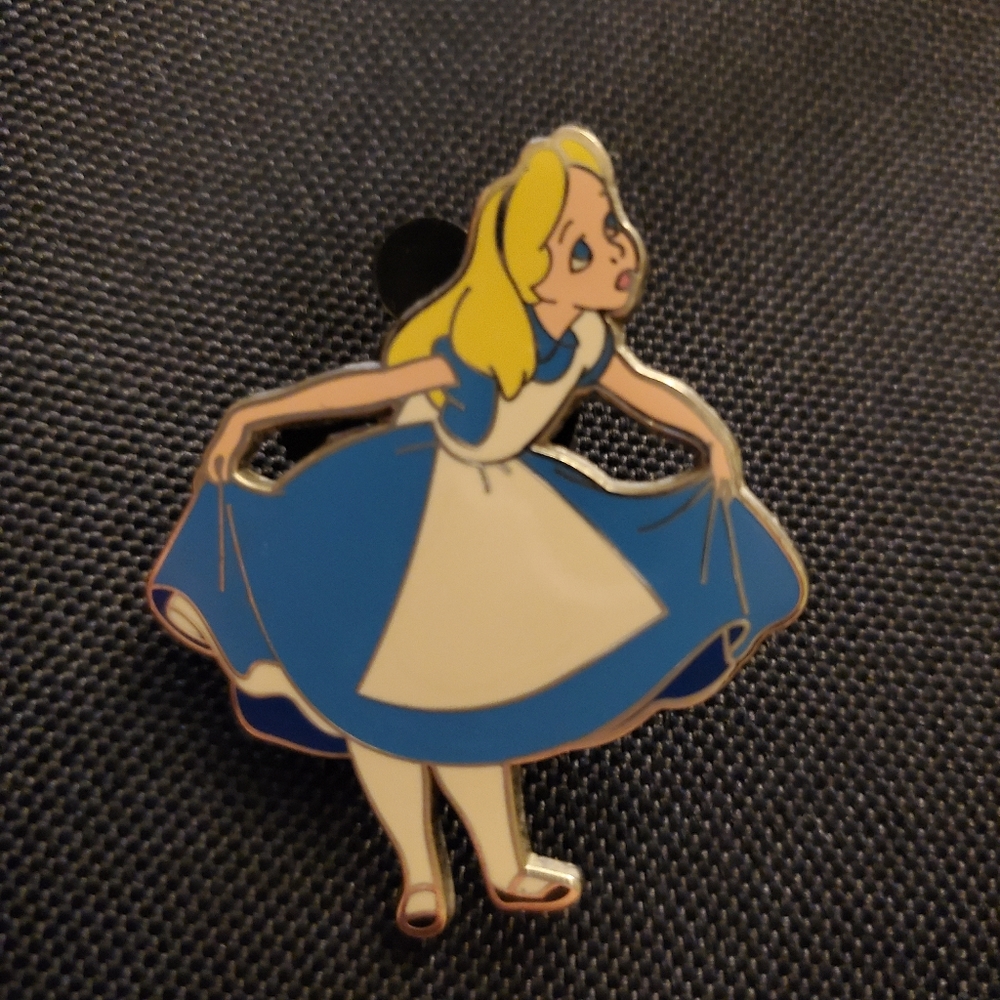 Disney Pin trading - Alice In Wonderland